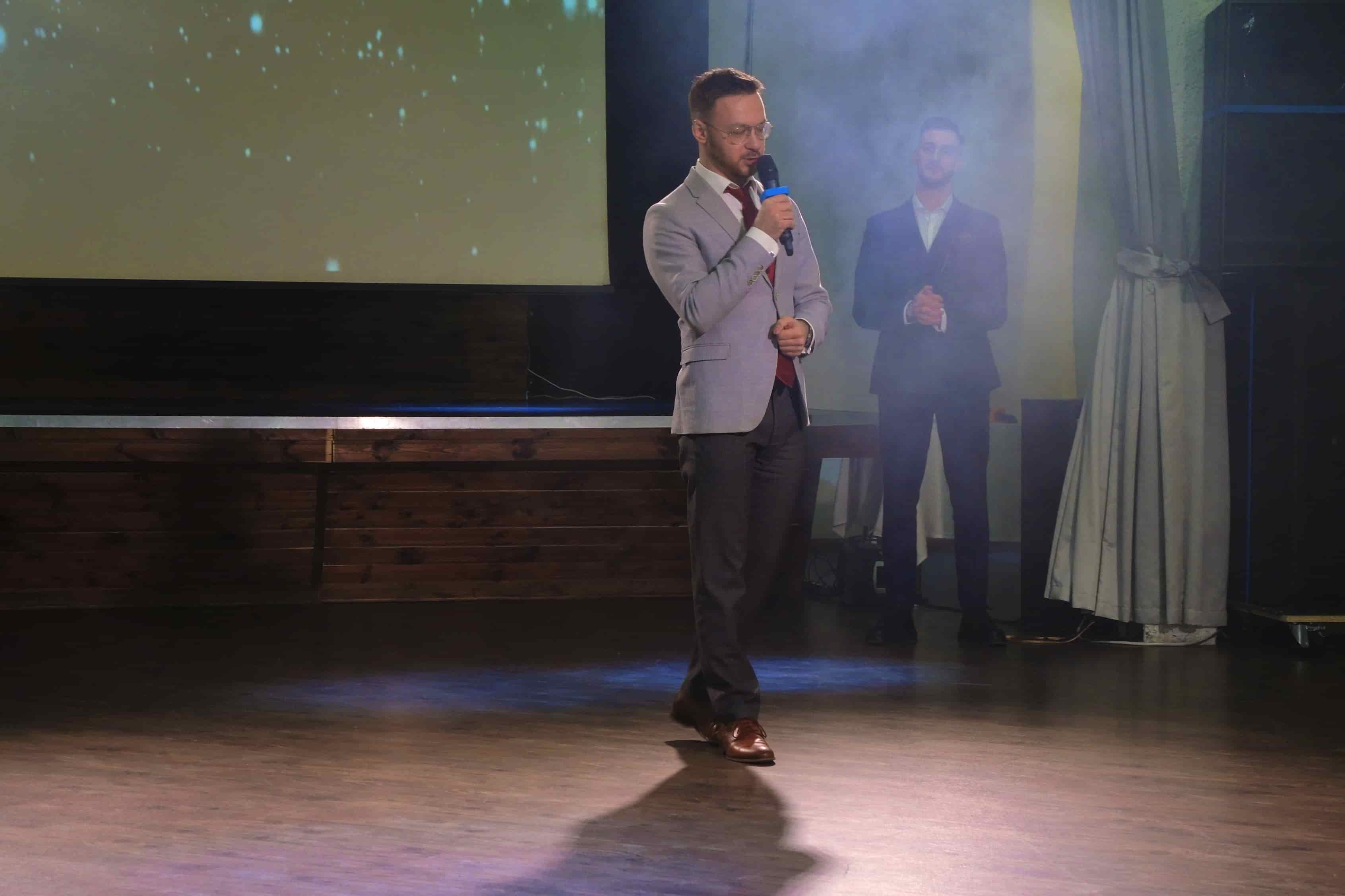 Олег Фишелев